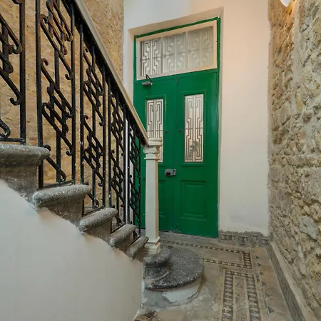 Klokkari - Cozy Center By Platform 357 *