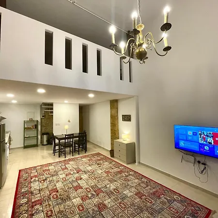 Klokkari - Cozy Center By Platform 357 Проживание в семье Никосия