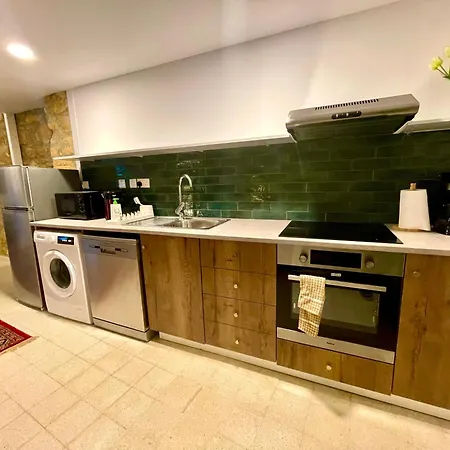 Проживание в семье Klokkari - Cozy Center By Platform 357 *