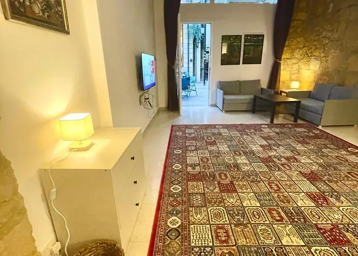 Klokkari - Cozy Center By Platform 357 *