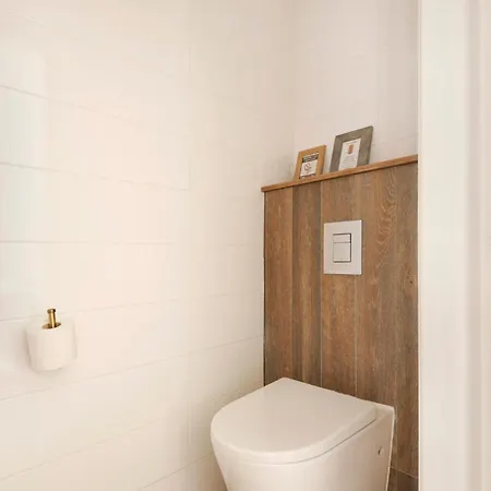 Klokkari - Cozy Center By Platform 357 *